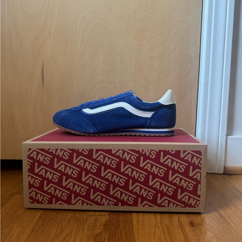 NWT Vans Women’s Super Lowpro Blue and White Sneakers